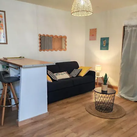 Climatisé Avec Cour à 15min Du Coeur De Apartamento